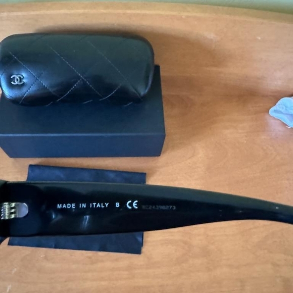 Chanel Sunglasses - Picture 5 of 5